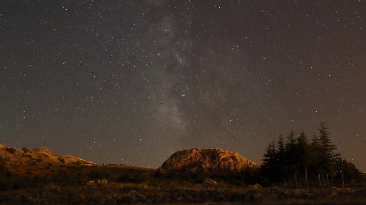 perseid-meteor-yagmuru-aa-2092546.jpg