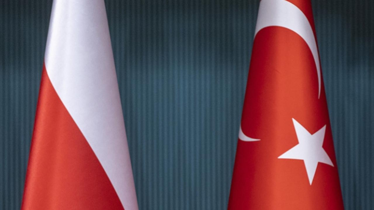 turkiye-polonya-bayrak-2487733.jpg