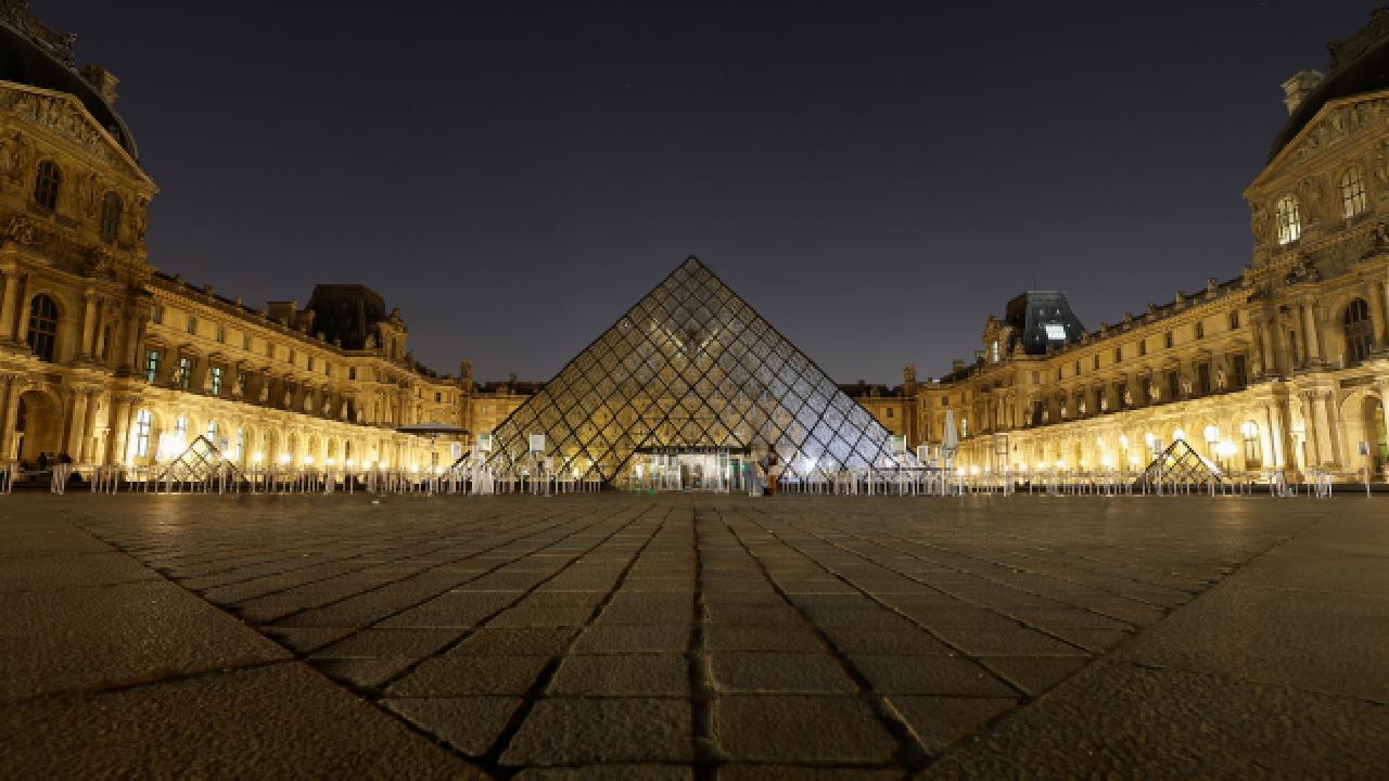 louvre-muzesi-reuter-1846115.jpg