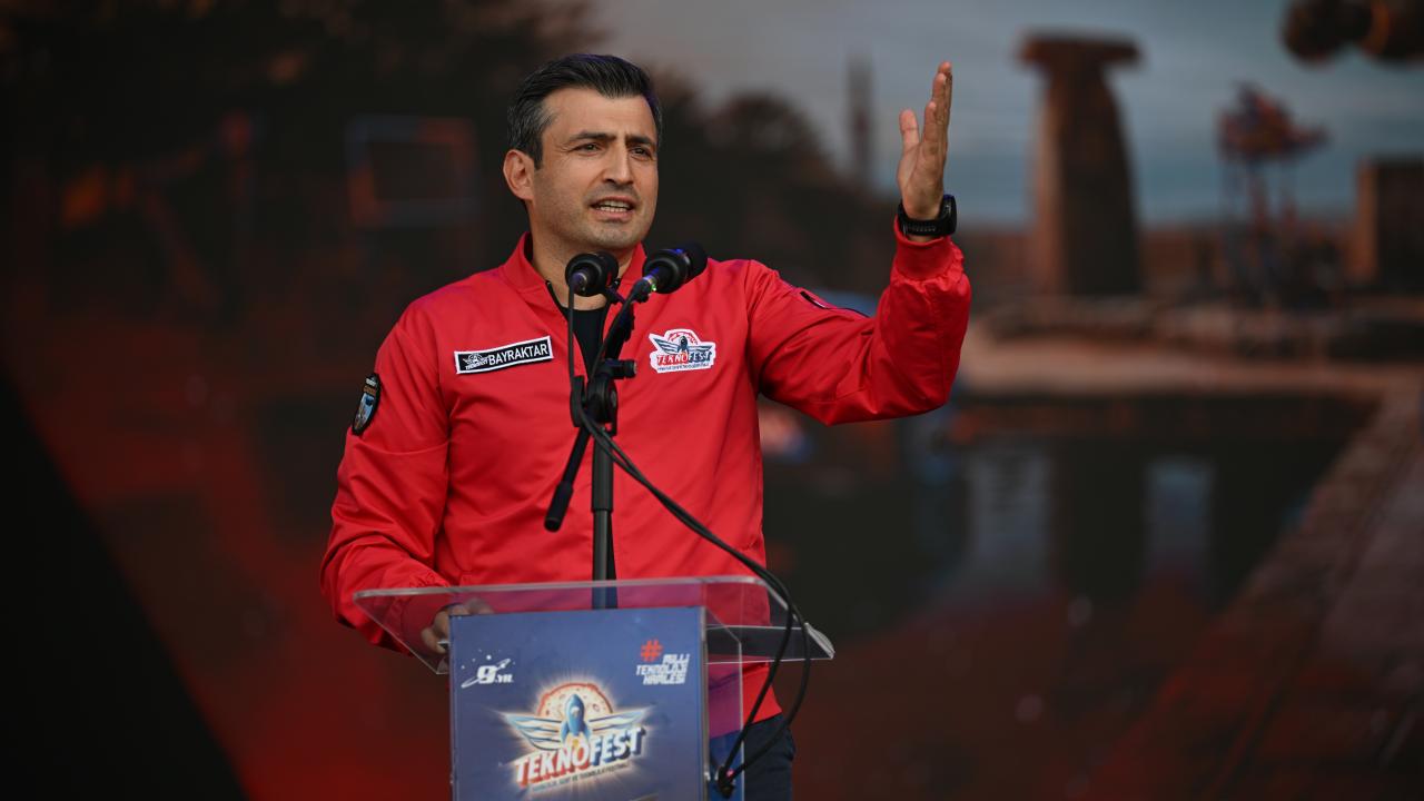 selcuk-bayraktar-teknofest-aa-2492356.jpg