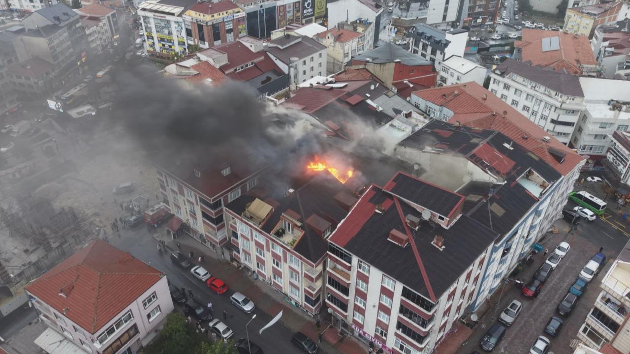 istanbul-bina-yangindha-2495497.jpg