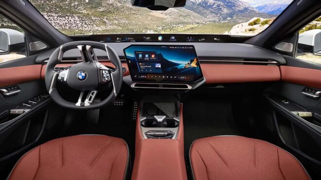 BMW: Butonları azalttık çünkü gençler artık araçlarını sesli komutlar ve dokunmatik ekranlarla yönetiyor