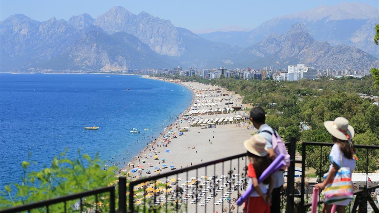antalya-sicak-hava-aa-2250461.jpg