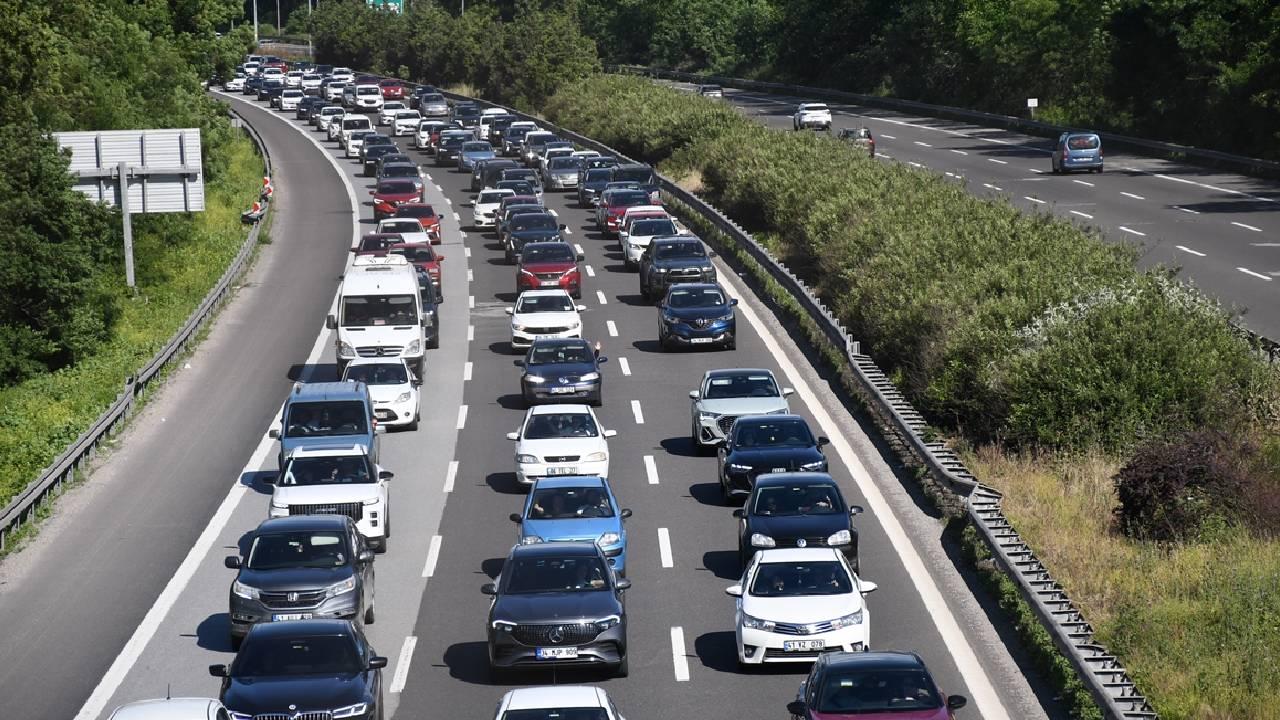 donus-yolu-trafik-duzce-aa-2464944.jpg