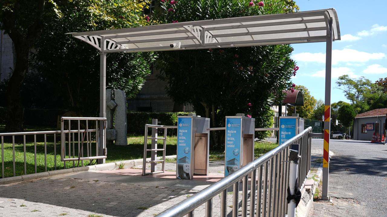 okul-girisi-2487814.jpg