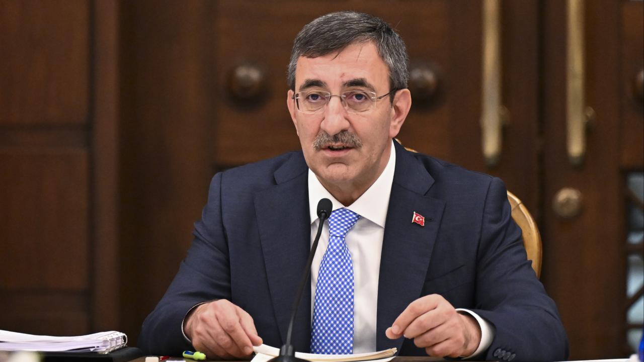 cevdet-yilmaz-2388041.jpg