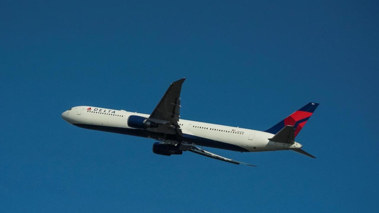 delta-ucak-reu-2029059.jpg