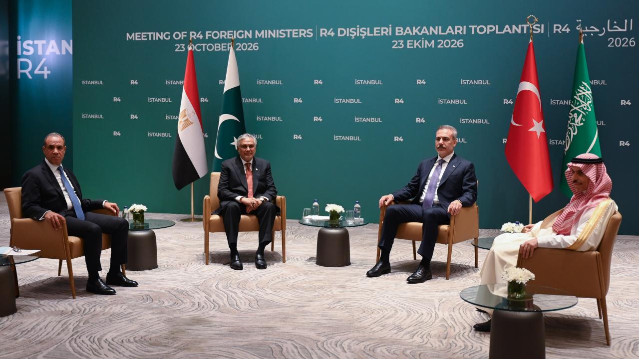 r4-toplantisi-aa-2498089.jpg