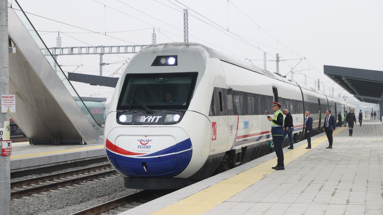 hizli-tren-2494828.jpg