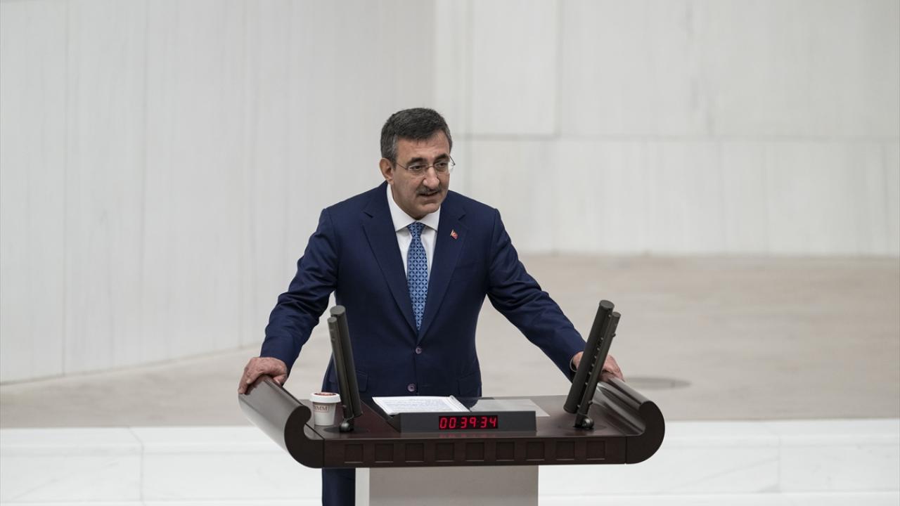 cevdet-yilmazaa-2494103.jpg