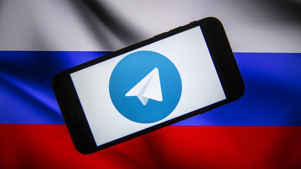 telegram-ru-flag-a-2481589.jpg
