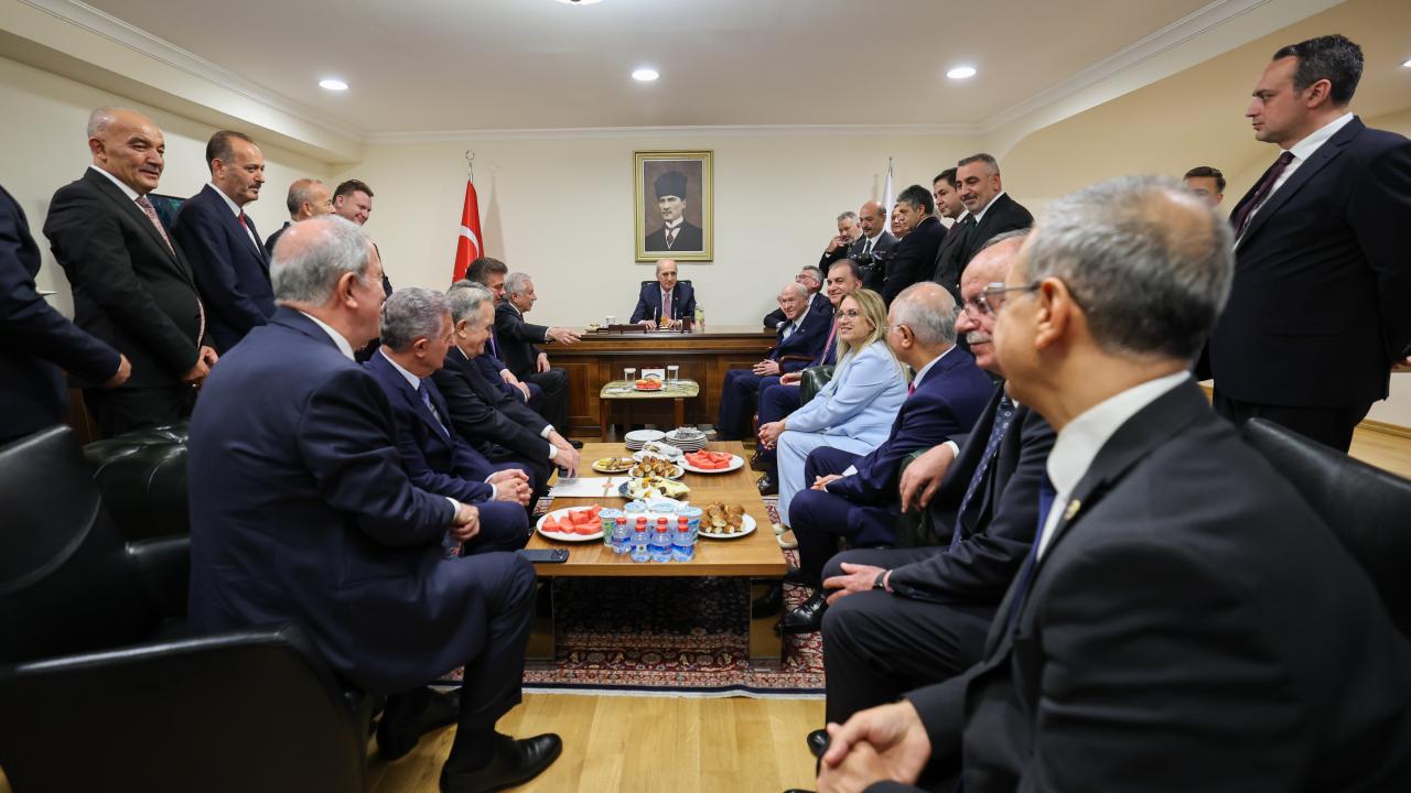 numan-kurtulmus-kulis-trt-2481064.jpg