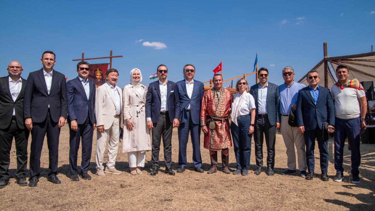 tdt-macaristan-kurultay-2482669.jpg