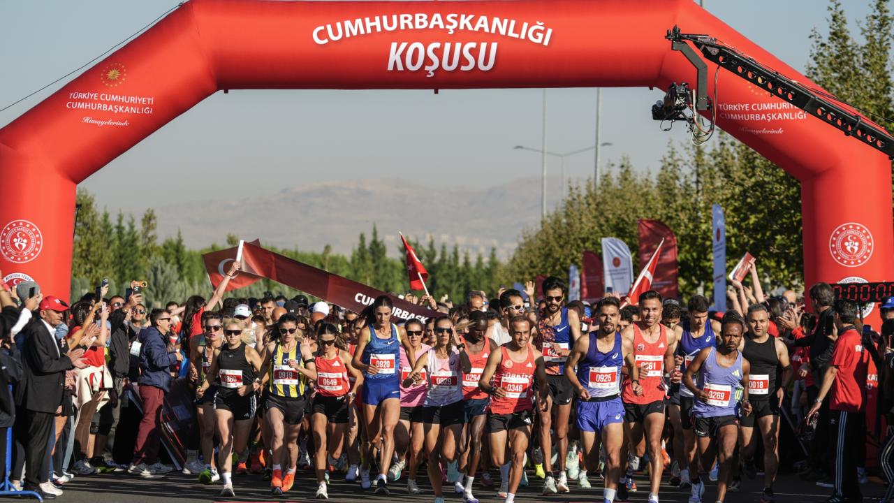 cumhurbaskanligi-kosusu-aa-2494934.jpg