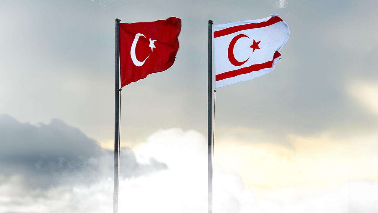 turkiye-kktc-bayrak-2416725.jpg