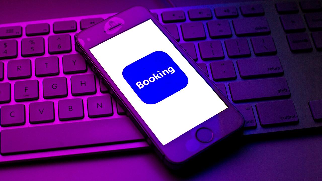 bookingcom-getty-1677152.jpg