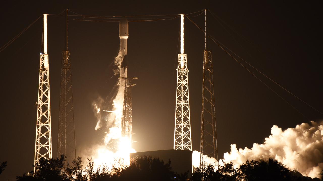 spacex-nasa-aa-2026365.jpg