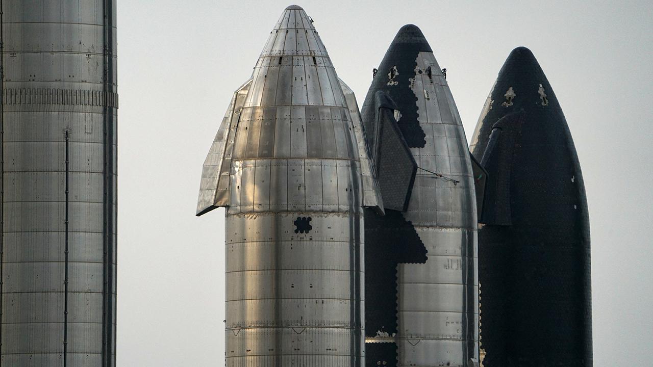 starship-2025537.jpg