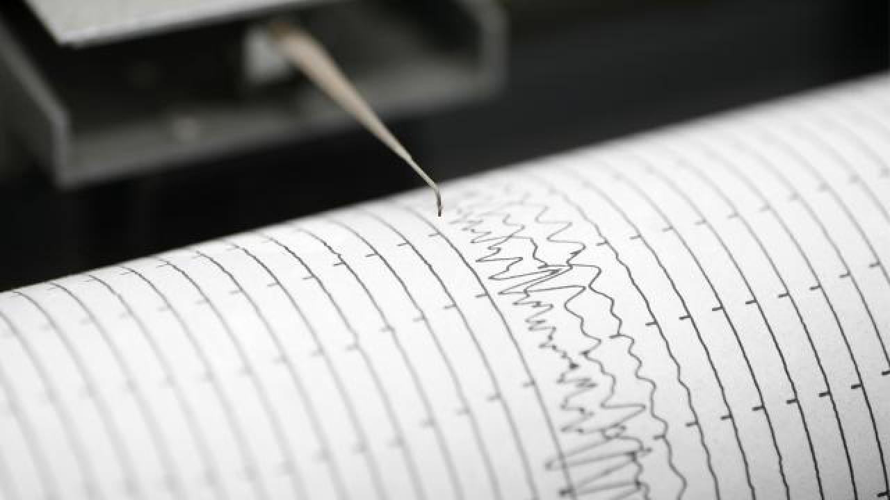 deprem-1564126.jpg