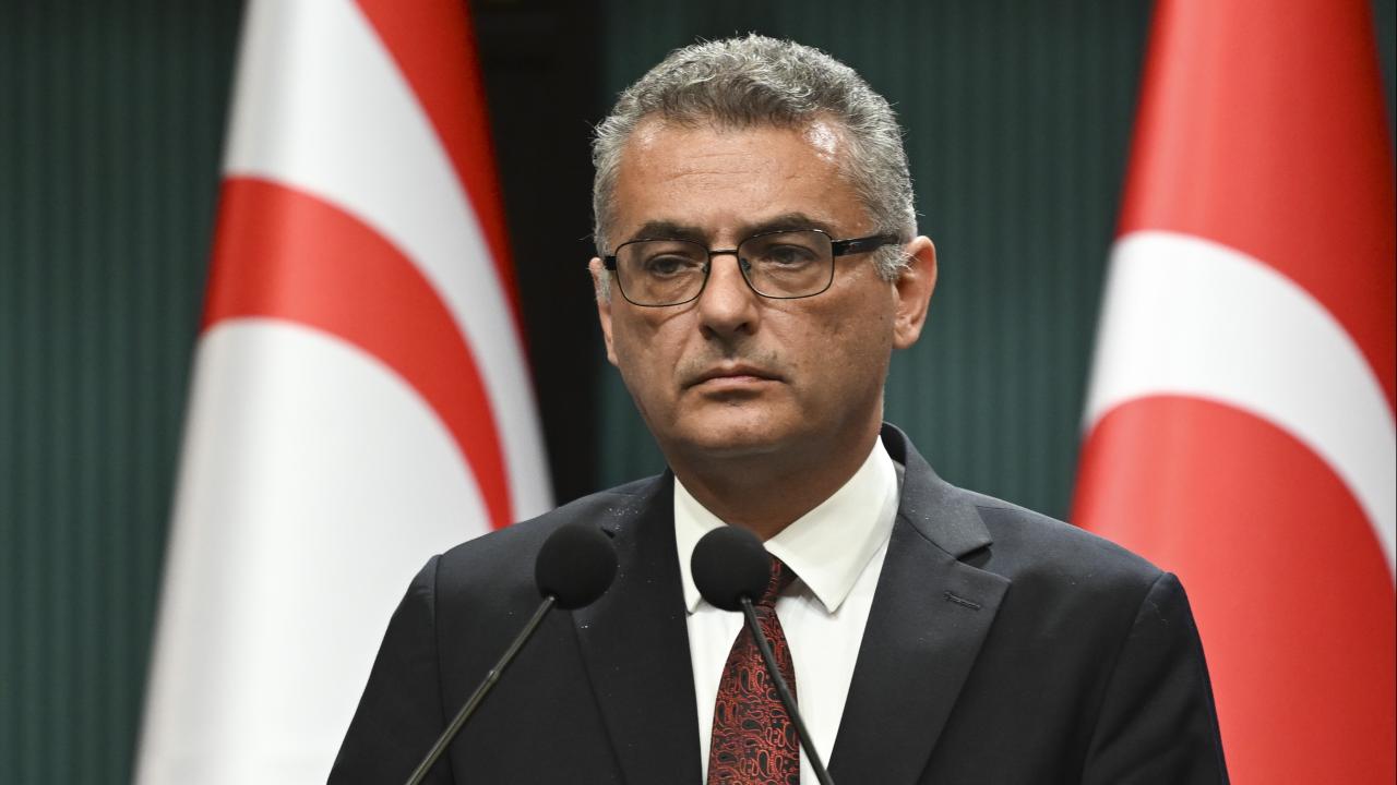 tufan-erhurmanaa-2446523.jpg